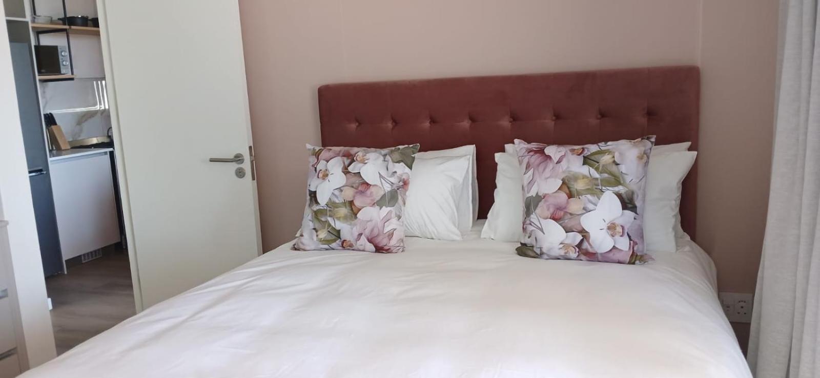 Unit 503 Eighty Two On Main, Seapoint